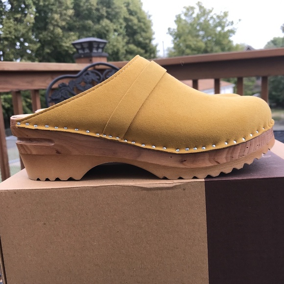 Troentorp Shoes - NIB Troentorp Da Vinci Yellow Vegan Suede Clogs sz 37